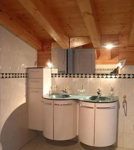 Haus Alpenperle 公寓